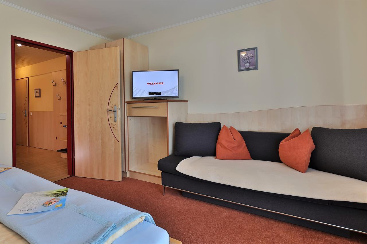Hotel Garni Zerza Tropolach Bagian luar foto