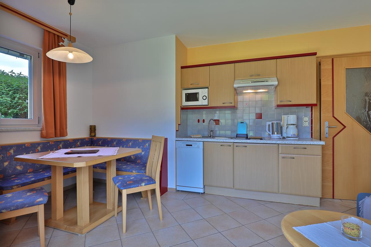 Hotel Garni Zerza Tropolach Bagian luar foto