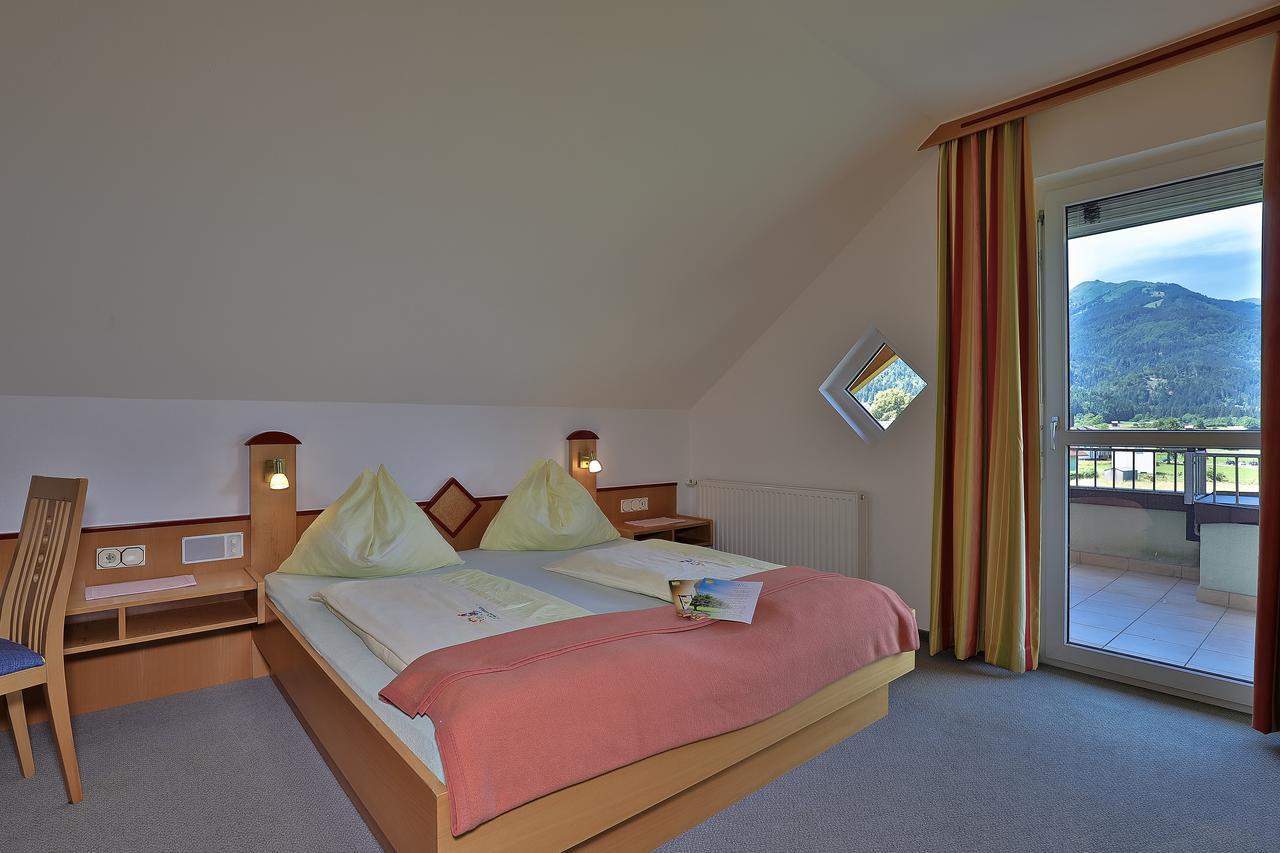 Hotel Garni Zerza Tropolach Bagian luar foto