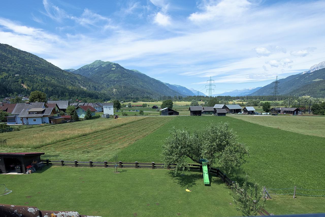 Hotel Garni Zerza Tropolach Bagian luar foto
