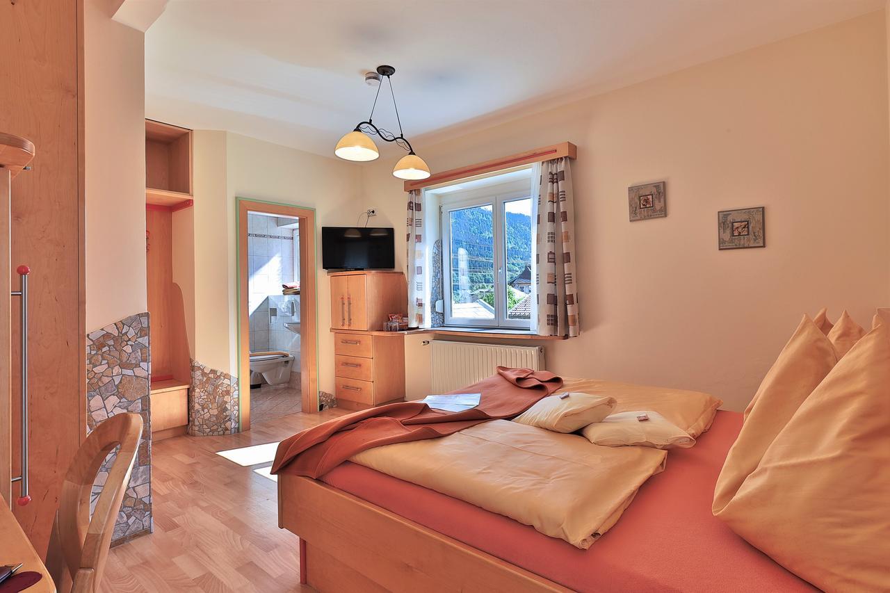 Hotel Garni Zerza Tropolach Bagian luar foto