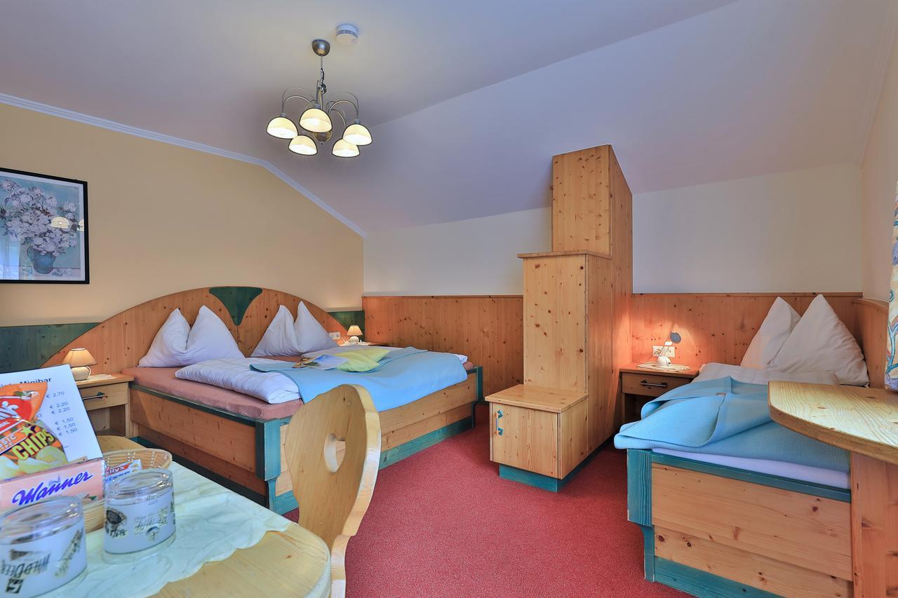 Hotel Garni Zerza Tropolach Bagian luar foto